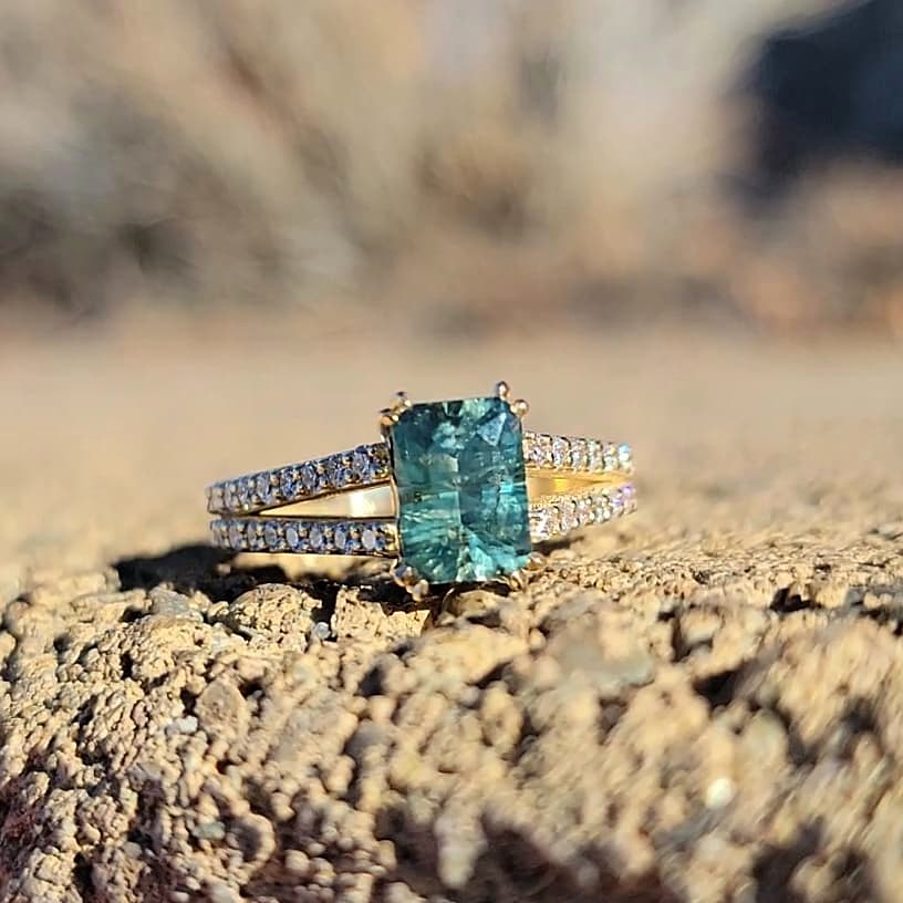 Colombian Emerald & Diamond Ring